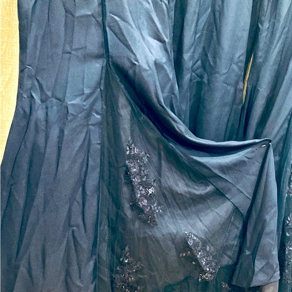 Lot of 4 Bridesmaid Dresses Navy Blue Sz 2/4 & 6 W/ Lace & Beadwork & TRAIN! NWT - Picture 3 of 8